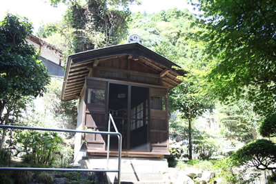 祠
